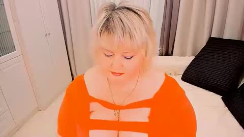 Snapshot of huge_booobs chatting on 14, 3, 2026 milli online show from 14, 3, 2026