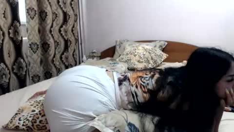 Snapshot of hugeassdevil chatting on 8, 7, 2026 hugeassdevil online show from 8, 7, 2026