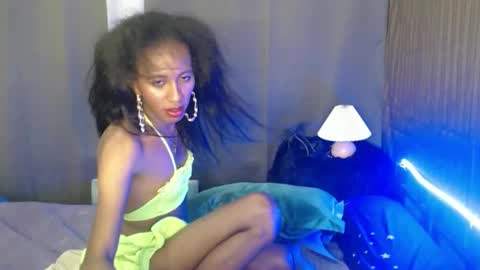 hugecock_caramel online show from 3, 3, 2026