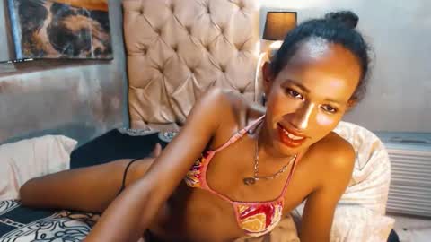 hugecock_caramel online show from 18, 4, 2026