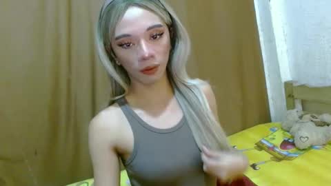 Snapshot of hugecock_caraxx chatting on 13, 10, 2025 Cara online show from 13, 10, 2025