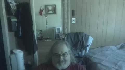 lonely huggy bear online show from 23, 4, 2026