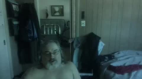 lonely huggy bear online show from 17, 6, 2026