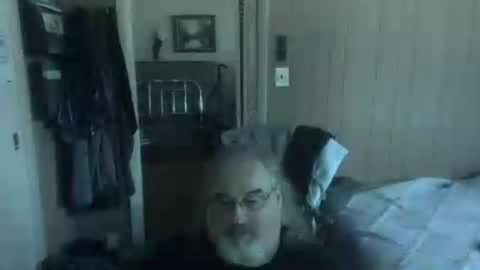 lonely huggy bear online show from 13, 7, 2026