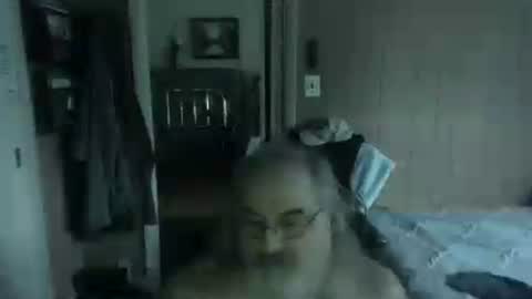 lonely huggy bear online show from 28, 7, 2026