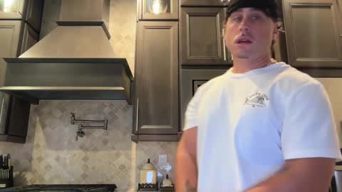 Snapshot of hungkingg22 chatting on 1, 10, 2025 hungkingg22 online show from 1, 10, 2025