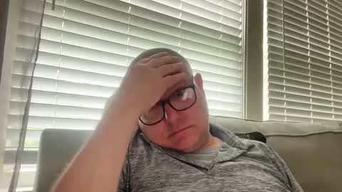 AARON online show from 22, 4, 2026