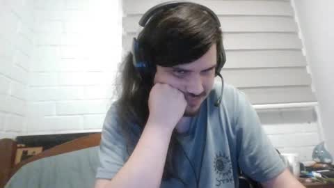 Snapshot of hungweeb chatting on 16, 10, 2025 Rod online show from 16, 10, 2025