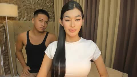 hunkhomerontop online show from 25, 10, 2025