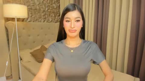 hunkhomerontop online show from 28, 7, 2026