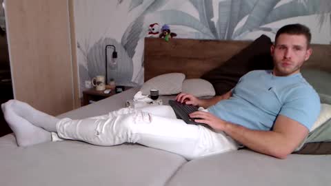 Snapshot of hunterbridges chatting on 31, 12, 2024 Hunter Bridges online show from 31, 12, 2024