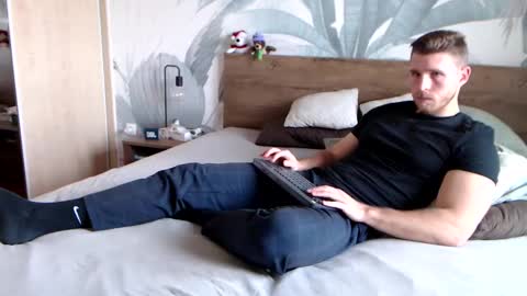 Snapshot of hunterbridges chatting on 4, 1, 2025 Hunter Bridges online show from 4, 1, 2025