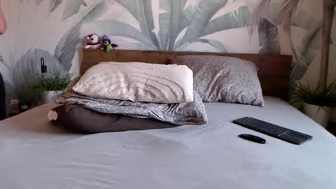 Snapshot of hunterbridges chatting on 6, 2, 2025 Hunter Bridges online show from 6, 2, 2025