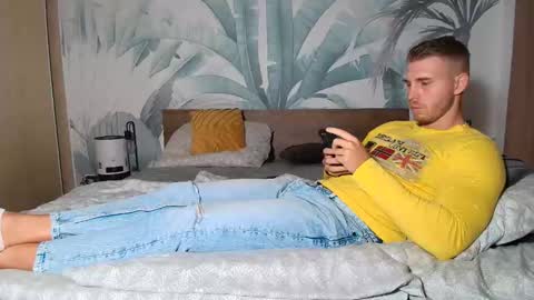 Snapshot of hunterbridges chatting on 25, 9, 2025 Hunter Bridges online show from 25, 9, 2025