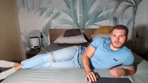 Snapshot of hunterbridges chatting on 20, 11, 2025 Hunter Bridges online show from 20, 11, 2025