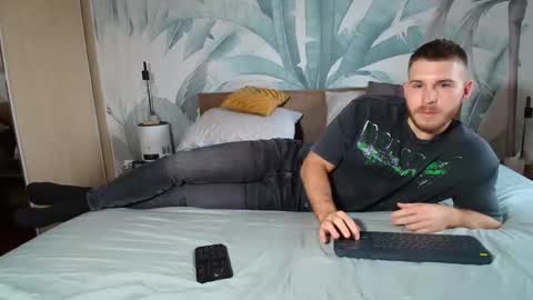 Snapshot of hunterbridges chatting on 26, 11, 2025 Hunter Bridges online show from 26, 11, 2025