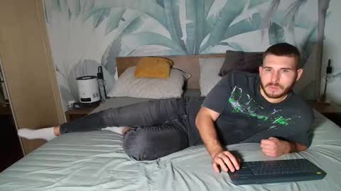 Snapshot of hunterbridges chatting on 28, 11, 2025 Hunter Bridges online show from 28, 11, 2025