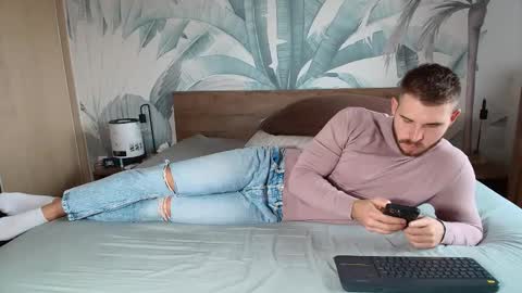 Snapshot of hunterbridges chatting on 30, 11, 2025 Hunter Bridges online show from 30, 11, 2025