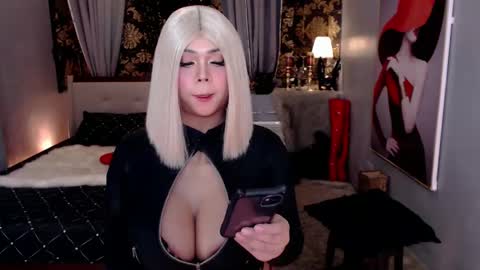 HELLO HANNAH IS BACK online show from 23, 1, 2025