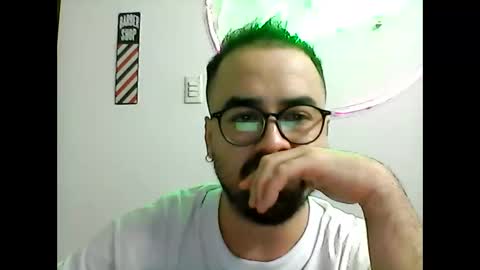 Snapshot of hurtadodirector chatting on 5, 4, 2026 hurtadodirector online show from 5, 4, 2026