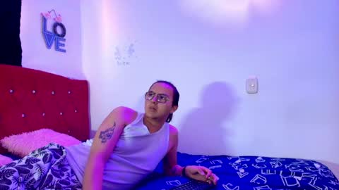 husbands_horny online show from 28, 4, 2026