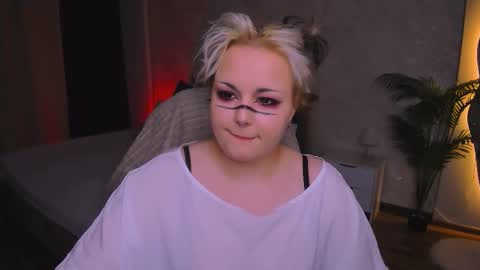 Snapshot of hwasamoore chatting on 1, 3, 2026 Hwasa online show from 1, 3, 2026