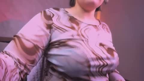 Snapshot of hwasamoore chatting on 4, 3, 2026 Hwasa online show from 4, 3, 2026