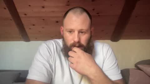 Snapshot of hybride8825 chatting on 11, 10, 2025 hybride8825 online show from 11, 10, 2025