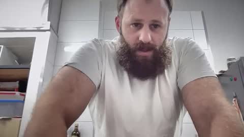 Snapshot of hybride8825 chatting on 5, 12, 2025 hybride8825 online show from 5, 12, 2025