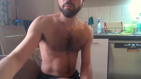 Snapshot of hydraengea chatting on 27, 10, 2025 IVY online show from 27, 10, 2025