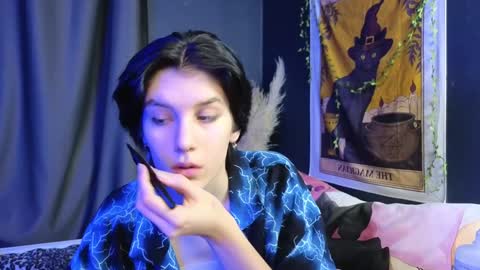 Hyeon Jin online show from 6, 2, 2025