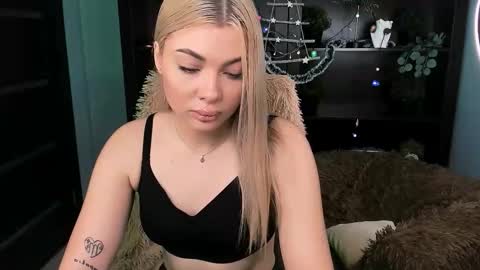 hyileyclark online show from 14, 12, 2025