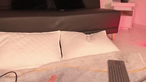   online show from 11, 3, 2026