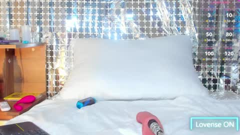 Snapshot of iam_iisabela chatting on 28, 12, 2024 Isa online show from 28, 12, 2024