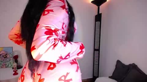 Camila online show from 10, 11, 2025