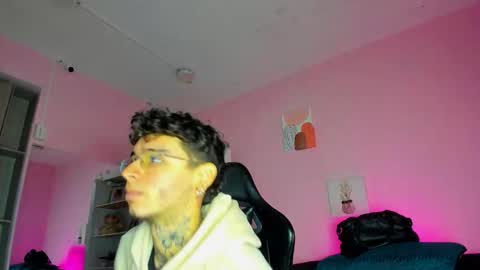 IAN CASTILLO online show from 4, 12, 2025