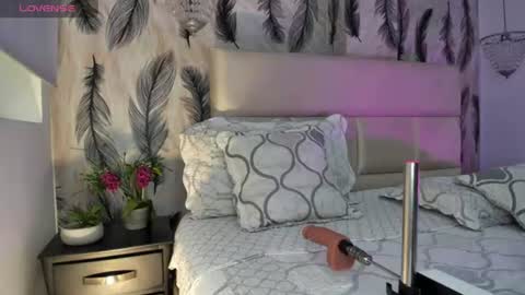 Ian   Charlotte online show from 21, 7, 2026