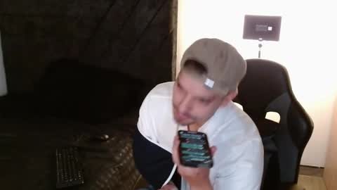 Snapshot of ian_davis chatting on 20, 4, 2026 Ian Davis online show from 20, 4, 2026
