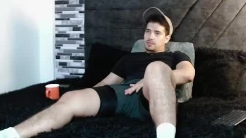 Snapshot of ian_davis chatting on 8, 5, 2026 Ian Davis online show from 8, 5, 2026