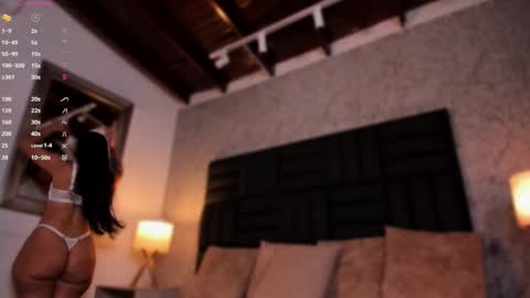 Snapshot of iara_martinez chatting on 18, 10, 2025 I A R A online show from 18, 10, 2025