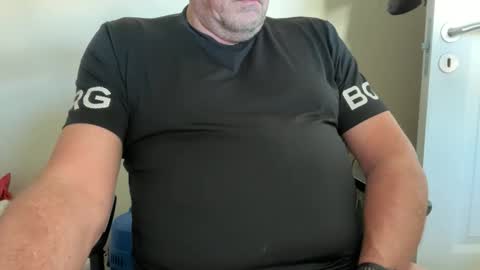 Snapshot of iaws61 chatting on 10, 4, 2026 iaws61 online show from 10, 4, 2026
