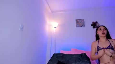 Snapshot of ice_grace chatting on 12, 9, 2025 ice online show from 12, 9, 2025