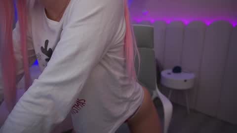 Snapshot of ice_kitty chatting on 12, 12, 2024 ice_kitty online show from 12, 12, 2024