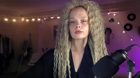 Nina online show from 12, 1, 2026