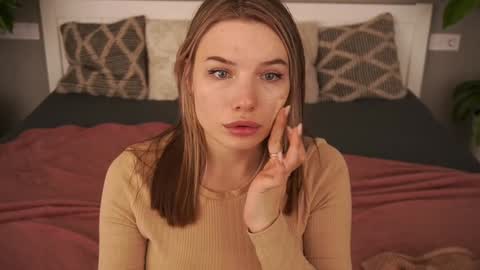 Danielle online show from 8, 12, 2024