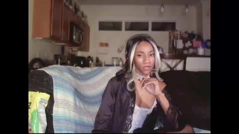 Snapshot of icedmochabree chatting on 13, 9, 2025 bree summers online show from 13, 9, 2025