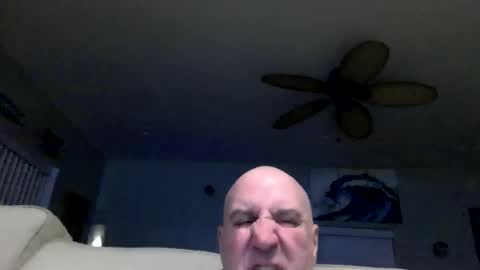 Snapshot of icumming chatting on 17, 12, 2025 icumming online show from 17, 12, 2025