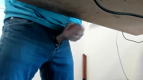 idfunguy2023 online show from 17, 1, 2025