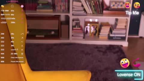 Snapshot of idontlikeguccibelts chatting on 22, 9, 2025 Little Flower online show from 22, 9, 2025