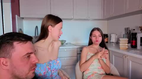 Julia and Mira online show from 7, 10, 2025